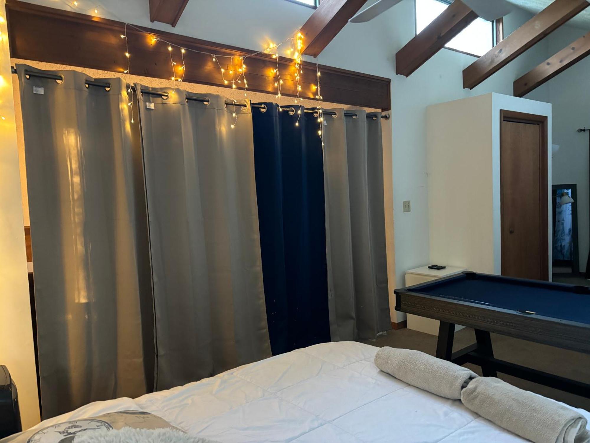 Ambiance - King Bed Cabin, Jetted-Tub & Fireplace Tobyhanna Exteriör bild