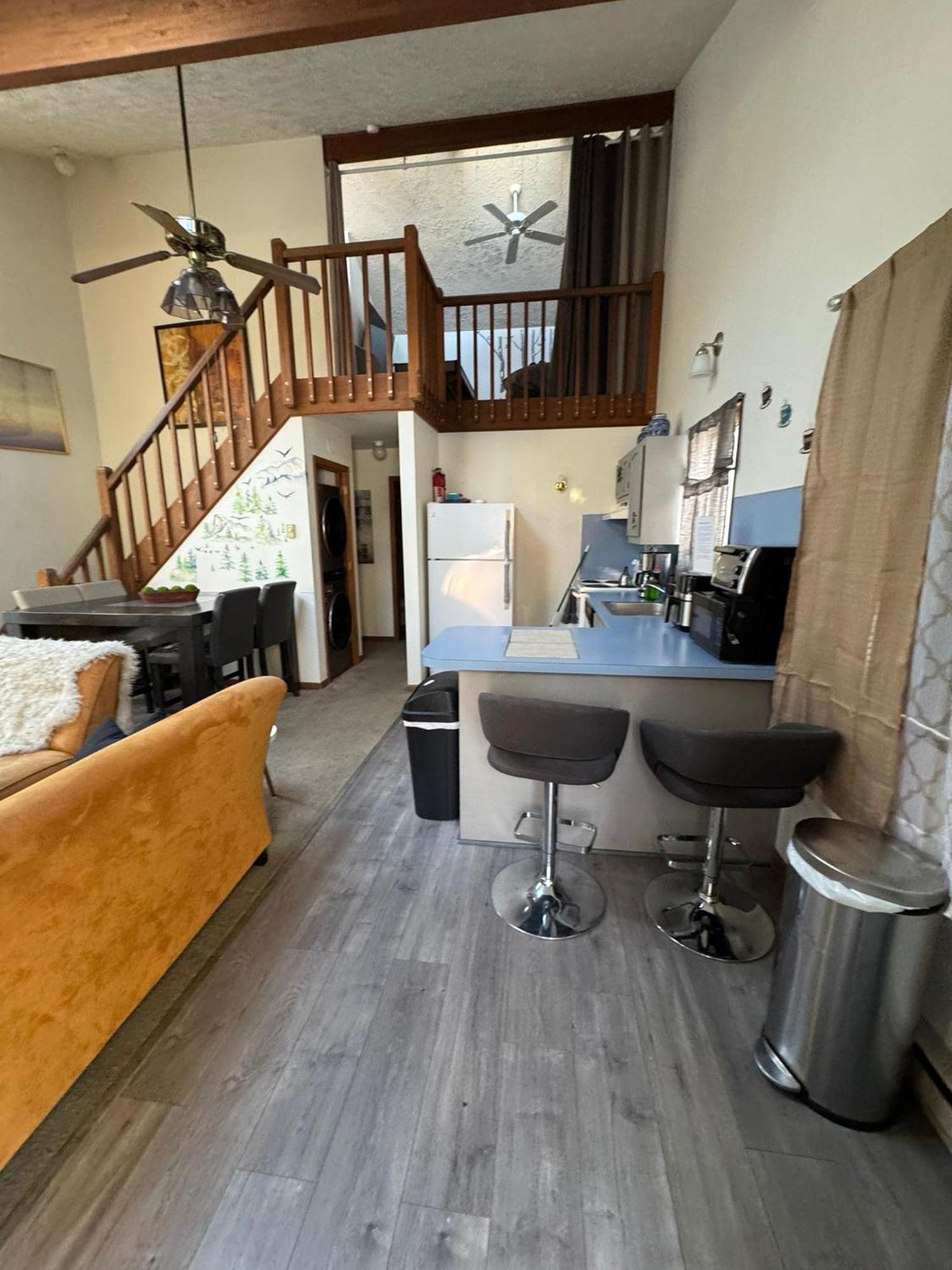 Ambiance - King Bed Cabin, Jetted-Tub & Fireplace Tobyhanna Exteriör bild